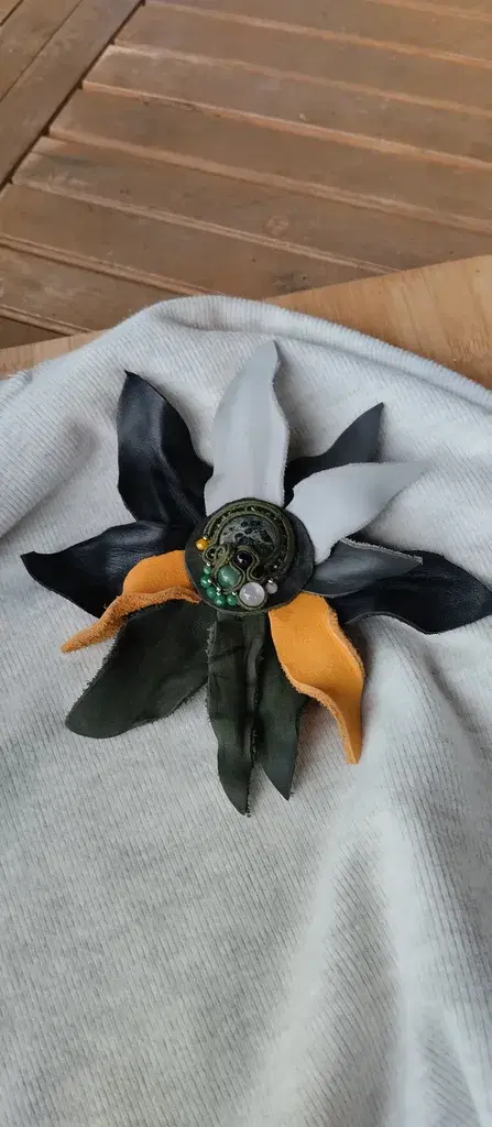 ბროში 